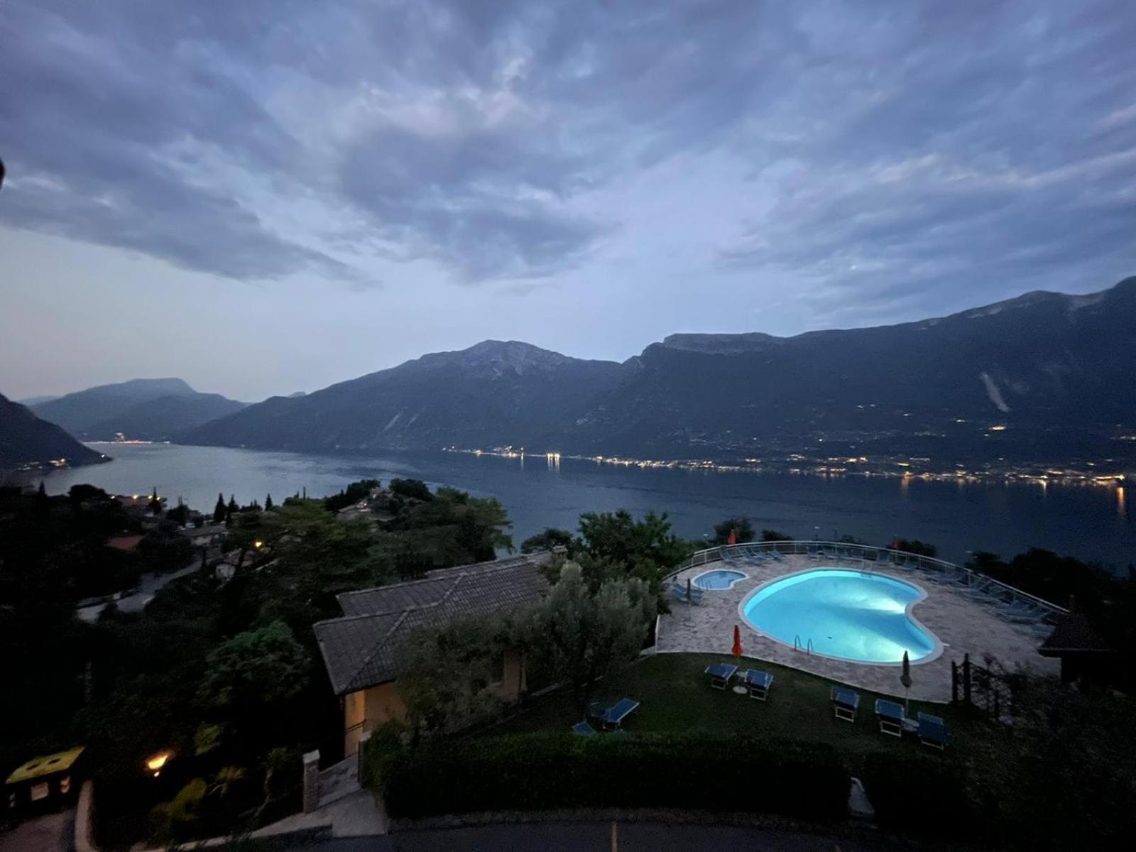 Residence Hotel Maxi 리몬네술가르다 외부 사진