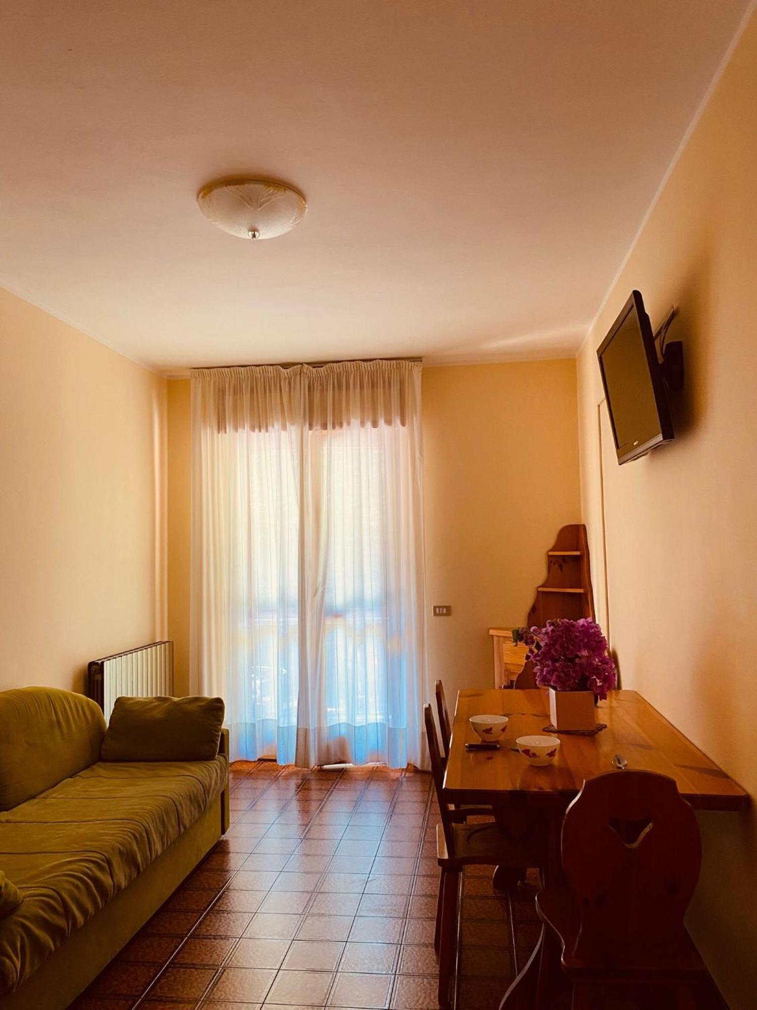 Residence Hotel Maxi 리몬네술가르다 객실 사진