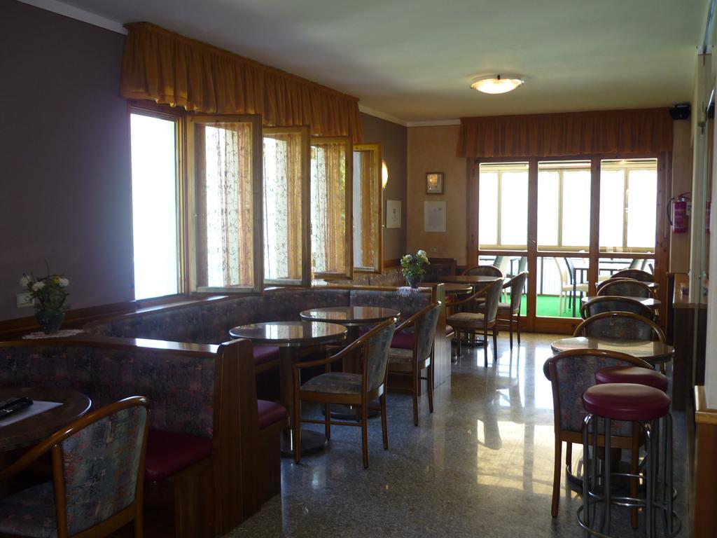 Residence Hotel Maxi 리몬네술가르다 외부 사진