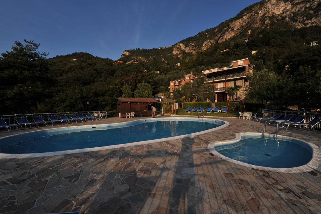 Residence Hotel Maxi 리몬네술가르다 외부 사진